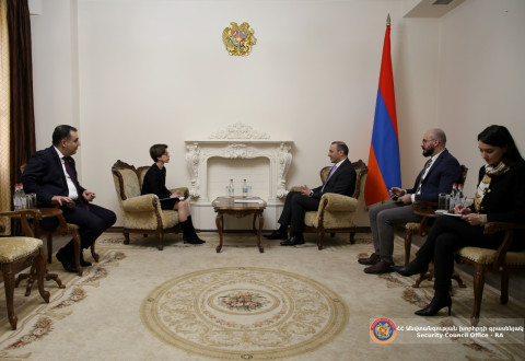 Հայ-լատվիական հարաբերությունները զարգացման լավ հնարավորություն ունեն. ԱԽ քարտուղարը՝ դեսպանին