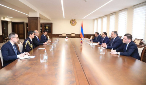 Suren Papikyan Yaponiya səfiri və hərbi attaşesi ilə müdafiə sahəsində əməkdaşlıq imkanlarını müzakirə edib