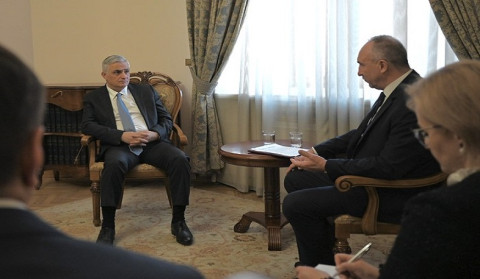 Baş nazirin müavini Qriqoryan və Belarus səfiri iki ölkə arasında əməkdaşlıq məsələlərini müzakirə ediblər