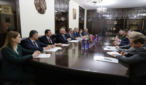 Уверен, что совместными усилиями мы сможем зафиксировать новые результаты: Губернатор Ширака послу России