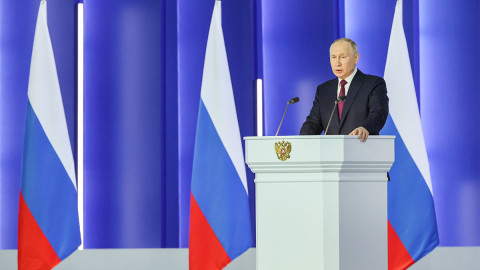 Россия будет уделять особое внимание развитию транспортного коридора Север-Юг: Путин