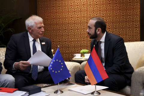 Ararat Mirzoyan Cosep Borellə görüşüb