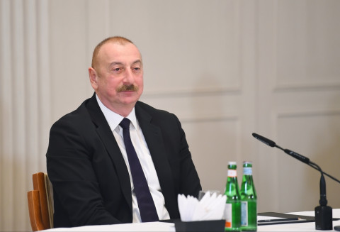 Алиев встретился с руководителями немецких компаний в Берлине
