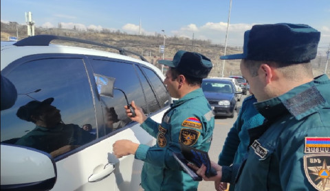 Փրկարարները դուրս են բերել երեխային արգելափակված մեքենայից