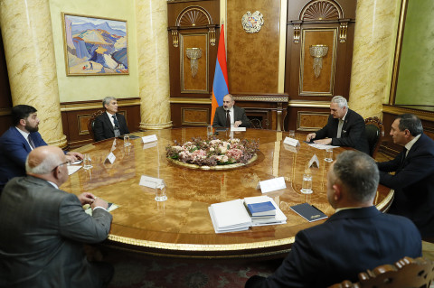 ՀՀ վարչապետը հանդիպել է արտախորհրդարանական քաղաքական ուժերի ներկայացուցիչների հետ