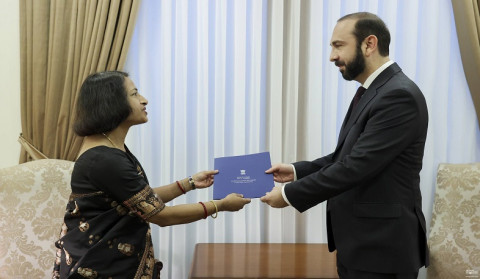 Ararat Mirzoyan Hindistan səfirinə Ermənistan tərəfinin Dağlıq Qarabağ probleminin həlli ilə bağlı baxışını təqdim edib