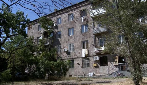 Արզումանյան փողոցի չորրորդ կարգի վթարայնության 10 և 17 շենքերի բնակիչների խնդիրն ամբողջությամբ կլուծվի