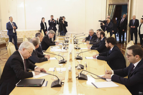 Mirzoyan-Lavrov görüşündə regionda təhlükəsizliklə bağlı məsələlər müzakirə olunub