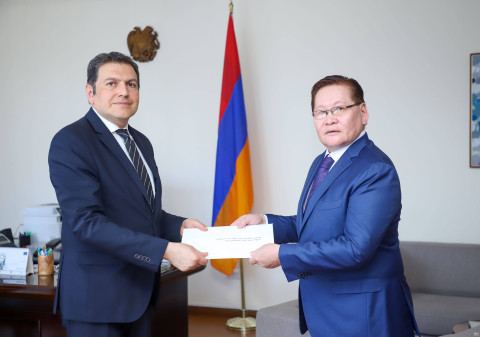 Մոնղոլիայի նորանշանակ դեսպանն իր հավատարմագրերի պատճենն է հանձնել ԱԳ նախարարի տեղակալին