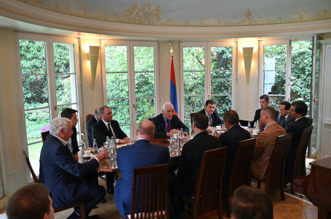 Նախագահ Խաչատուրյանը հանդիպել է գերմանական տնտեսության Արևելյան հանձնաժողովի գործարարների հետ