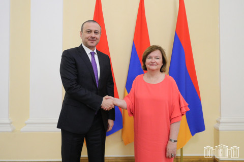 Համագործակցությունն ամրացնելու համար անհրաժեշտ է գործուն քայլեր ձեռնարկել. Նատալի Լուազոն՝ Արմեն Գրիգորյանին