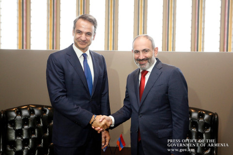 Վերահաստատում ենք Հունաստան-Կիպրոս-Հայաստան գագաթնաժողովն առաջիկայում Երևանում հյուրընկալելու մեր պատրաստակամությունը. Փաշինյանը՝ Միցոտակիսին