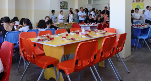 Արաքսիա Սվաջյանը Գեղաշենի դպրոցում ծանոթացել է «Դպրոցական սնունդ» ծրագրին