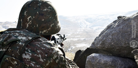 Azərbaycan Verun Şorja istiqamətində yerləşən erməni mövqelərini atəşə tutub