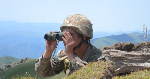 Azərbaycan silahlı qüvvələri Şuşi rayonunda 82 millimetrlik minaatanlardan və RPG-7 qumbaraatanlardan istifadə edib: MO