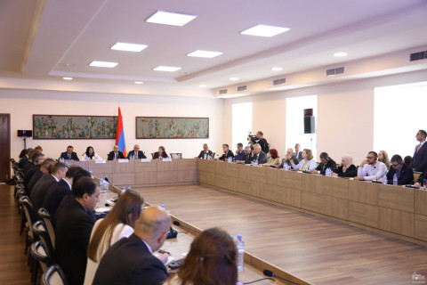 ՀՀ ԱԳ փոխնախարարը ՀՀ-ում հավատարմագրված դիվանագետներին և միջազգային կառույցների ներկայացուցիչներին է ներկայացրել ԼՂ-ում ստեղծված հումանիտար ճգնաժամը