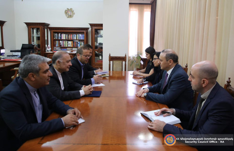 ՀՀ ԱԽ քարտուղարն ու Իրանի դեսպանն անդրադարձել են տարածաշրջանային անվտանգային իրավիճակին