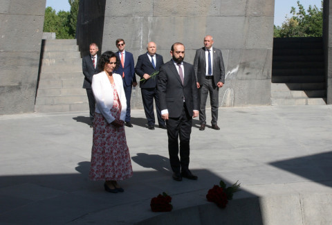 Belçikanın xarici işlər naziri Erməni Soyqırımı Memorialını ziyarət edib