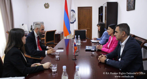 ՄԻՊ-ը ՀՀ-ում Չեխիայի դեսպանին ներկայացրել է ՀՀ սահմանամերձ բնակավայրերի բնակիչների իրավունքների պաշտպանության վիճակը