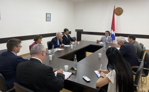 XİN başçısı Sergey Ghazaryan Karolin Koks ilə Dağlıq Qarabağın blokadası məsələsini müzakirə edib