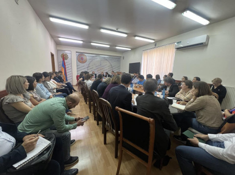 Քննարկվել են ԼՂ–ից բռնի տեղահանվող քաղաքացիների սոցիալական կարիքներին, իրականացվող աշխատանքներին առնչվող հարցեր․ ԱՍՀՆ