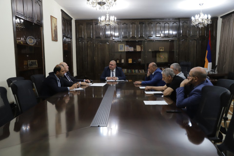 Շիրակի մարզպետարանում քննարկվել են ԼՂ-ից բռնի տեղահանված անձանց աջակցելուն առնչվող հարցեր