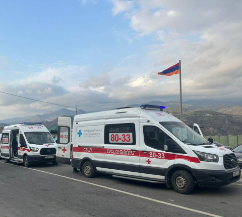 Խնամքի կարիք ունեցող մեր 20 հայրենակից ԼՂ-ից շտապօգնության մեքենաներով տեղափոխվել է Հայաստան