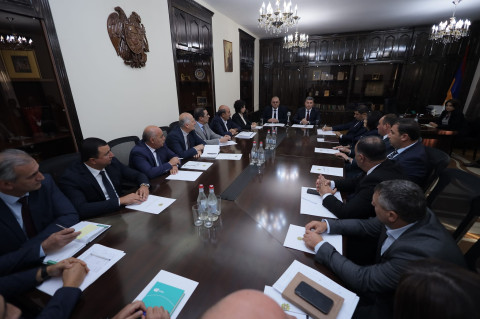 Շիրակի մարզում ապաստանել է ԼՂ-ից բռնի տեղահանված մոտ 3600 մարդ. խորհրդակցություն մարզում