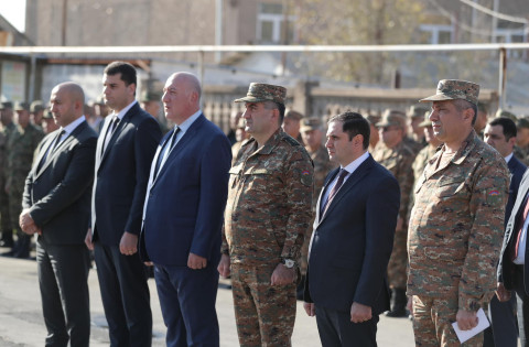 Հետախույզի տոնի կապակցությամբ Սուրեն Պապիկյանն այցելել է ՊՆ հատուկ նշանակության զորամաս