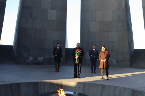 ABŞ dövlət katibinin təhsil və mədəniyyət məsələləri üzrə müavini Erməni Soyqırımı Memorialında olub