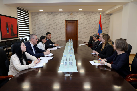 Ժաննա Անդրեասյանը Կանադայի դեսպանին է ներկայացրել Հայաստանի կրթական համակարգում իրականացվող բարեփոխումները