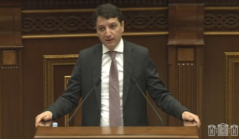 Որոշման նպատակը բանկային համակարգի կայունությունն ապահովելն է. ֆինանսների նախարարը՝ ԼՂ կառավարության պարտքը ստանձնելու մասին