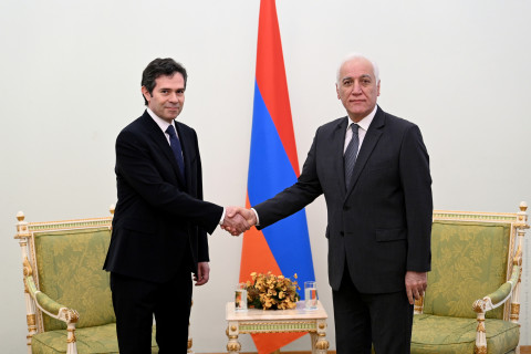 Վահագն Խաչատուրյանին իր հավատարմագրերն է հանձնել Հայաստանում Հունաստանի դեսպանը