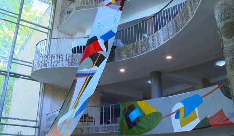 Asilva dedicates exhibition to her two homelands