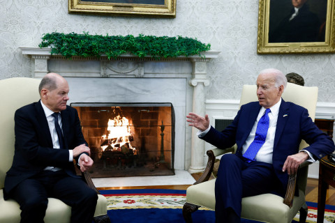 Germany's Scholz lobbies for Ukraine aid on Washington visit