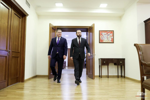 В МИД началась закрытая встреча министров иностранных дел Армении и Казахстана