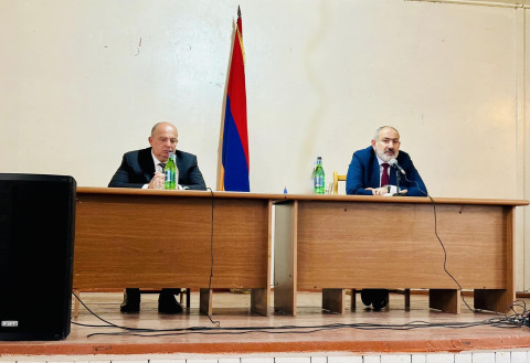 Nikol Pashinyan meets with residents of Voskepar, Baghanis and neighboring settlements