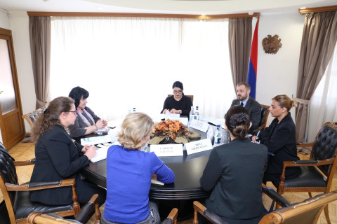Gevorg Papoyan and Carolin Gegina discussed Competitive and Sustainable Agriculture program supported by WB