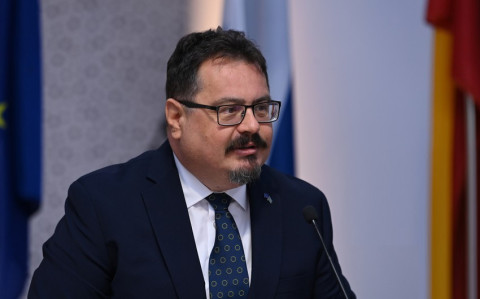KİV-in azadlığı ilə bağlı Azərbaycandakı vəziyyət narahatlıq doğurur: Peter Mixalko
