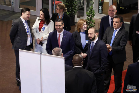 Ararat Mirzoyan exchanged ideas with acting chairman of OSCE