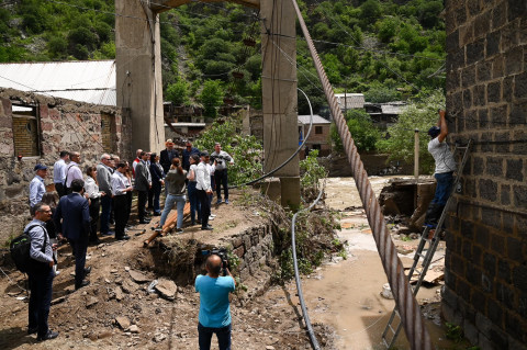 Diplomatik nümayəndəliklərin və beynəlxalq təşkilatların 40-dan çox nümayəndəsi təbii fəlakət zonasına səfər edib