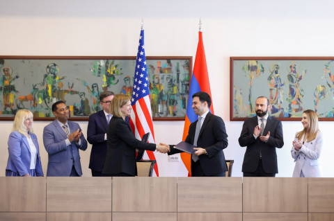 Armenia and US sign agreement on mutual assistance of customs authorities