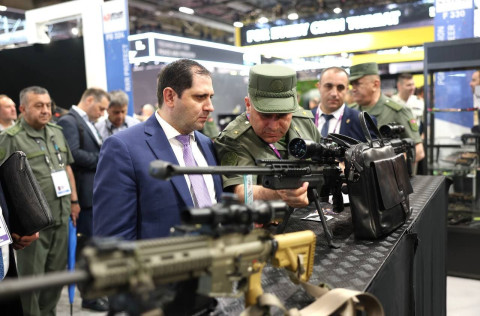 Papikyan Fransada hərbi sənaye şirkətlərinin nümayəndələri ilə görüşüb: müqavilələr imzalanıb