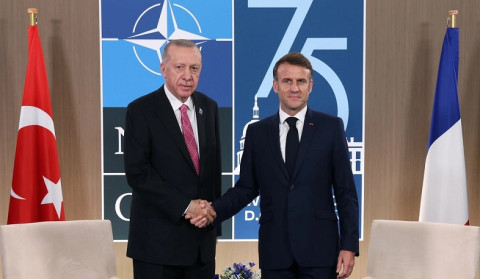 Emmanuel Makron Ərdoğan ilə Ermənistan və Azərbaycan arasında münasibətlərin tənzimlənməsi məsələsini müzakirə edib
