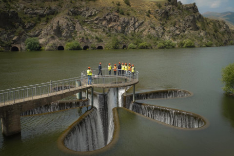 ԱՄՆ դեսպանը Սյունիքում այցելել է «Քոնթուր գլոբալ» հիդրոկասկադ