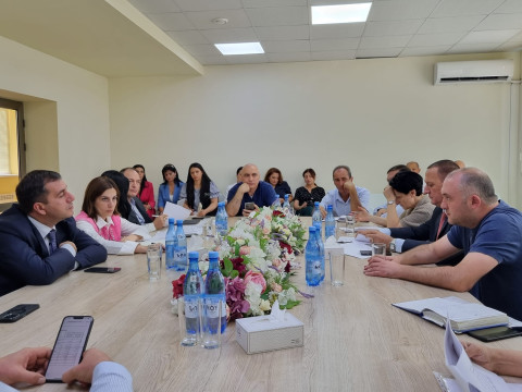 Ինձ համար առաջնահերթ են բուժօգնության որակը, բուժաշխատողների աշխատավարձը. Անահիտ Ավանեսյանը՝ Արտաշատի ԲԿ-ում