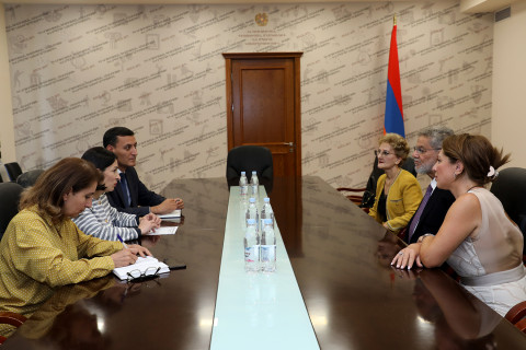 Ժաննա Անդրեասյանը ընդունել է «Ավետարան ըստ Փարաջանովի» վավերագրական ֆիլմի հովանավորներին