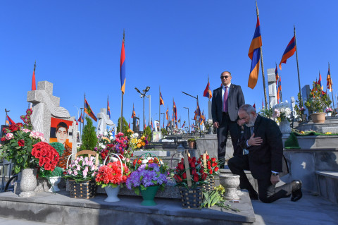 Our martyrs opened for us a new opportunity of having a state: Pashinyan