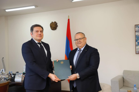 Պարույր Հովհաննիսյանը Ալժիրի դեսպանին է ներկայացրել «Խաղաղության խաչմերուկ» նախագիծը