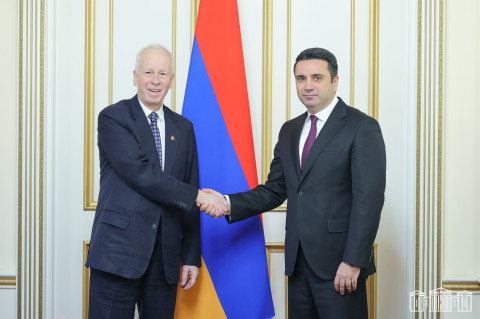 ՀՀ ԱԺ նախագահն ու Կանադայի հատուկ բանագնաց Ստեֆան Դիոնը անդրադարձել են տարածաշրջանային զարգացումներին